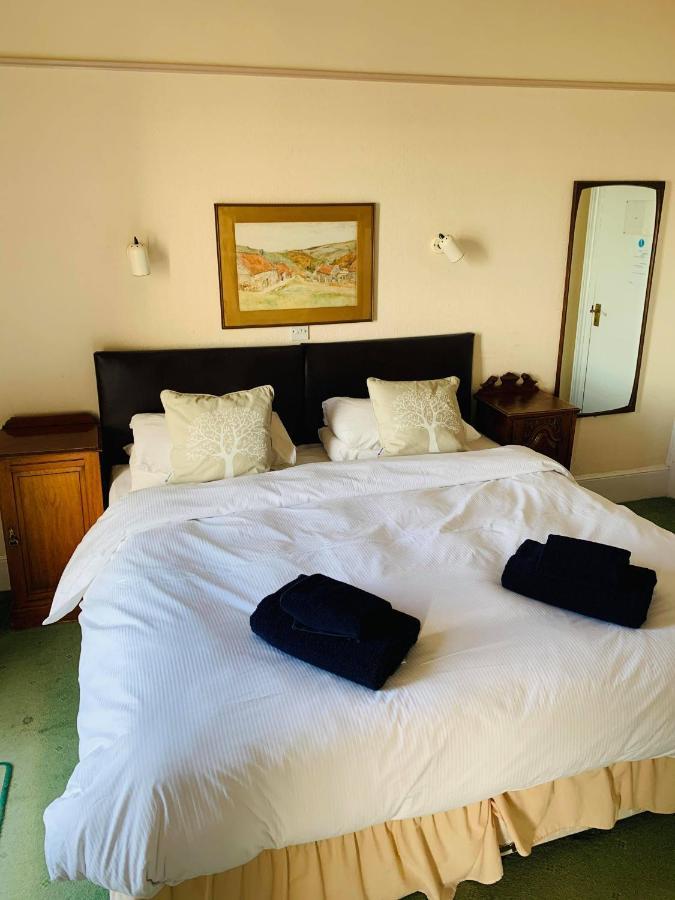 Ye Olde White Harte Hotel Burnham-on-Crouch Phòng bức ảnh