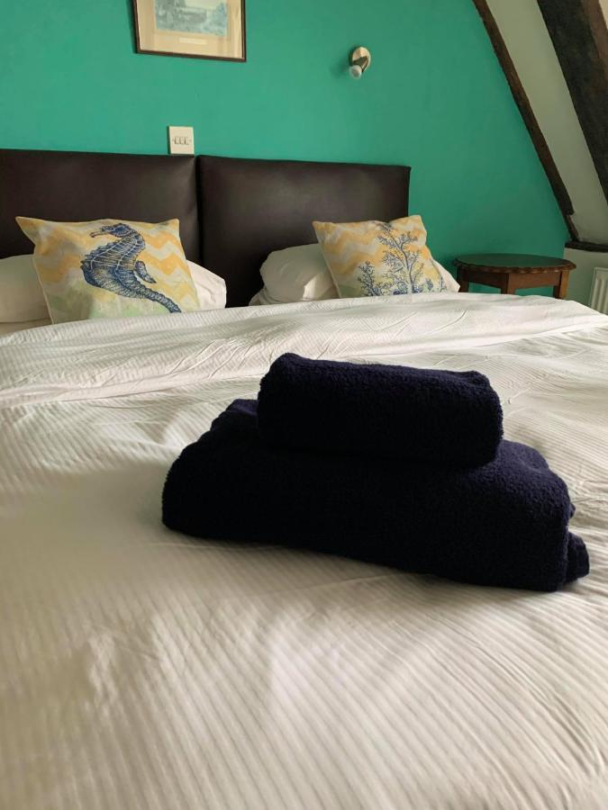 Ye Olde White Harte Hotel Burnham-on-Crouch Phòng bức ảnh