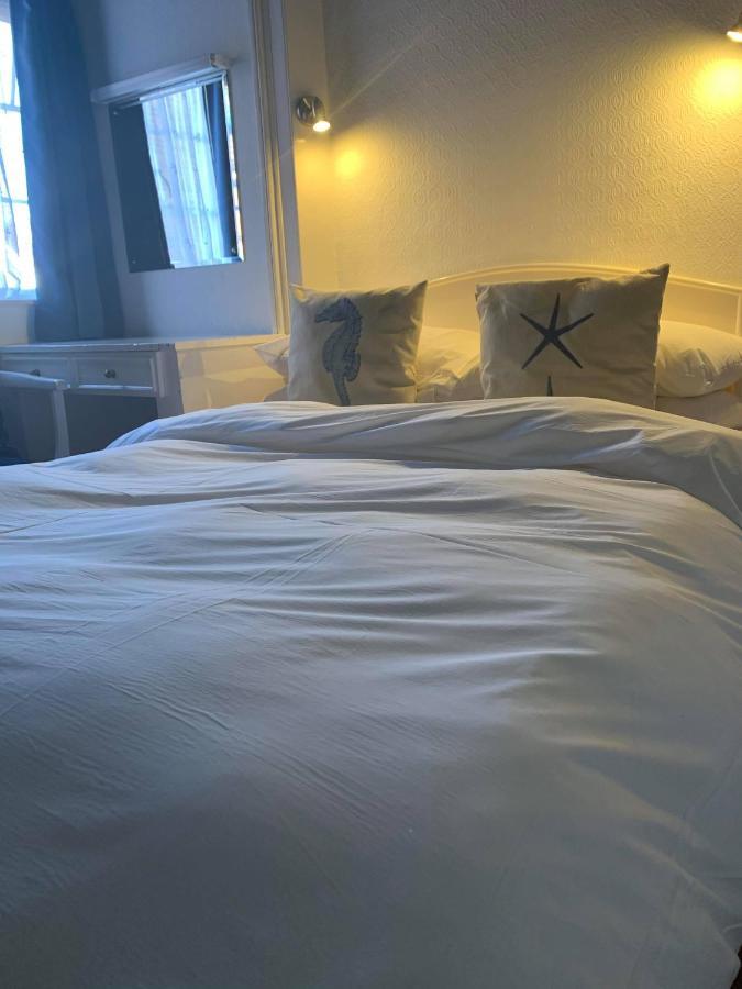 Ye Olde White Harte Hotel Burnham-on-Crouch Ngoại thất bức ảnh