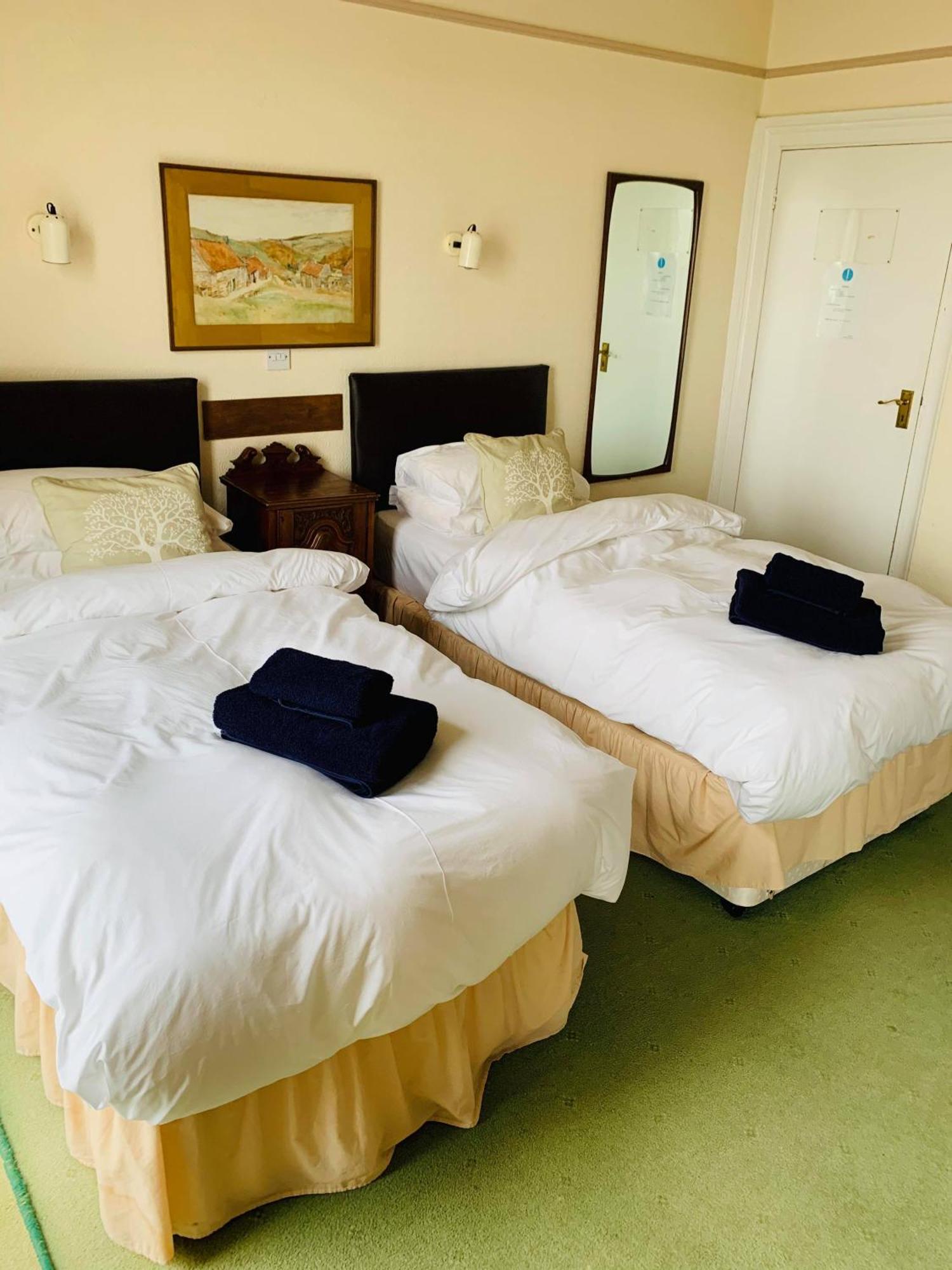 Ye Olde White Harte Hotel Burnham-on-Crouch Phòng bức ảnh