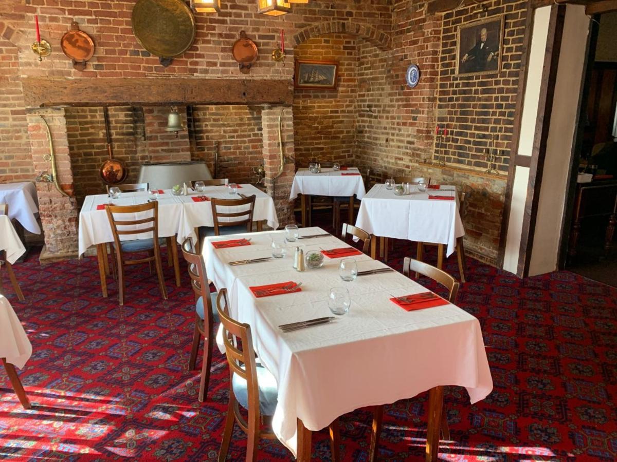 Ye Olde White Harte Hotel Burnham-on-Crouch Ngoại thất bức ảnh