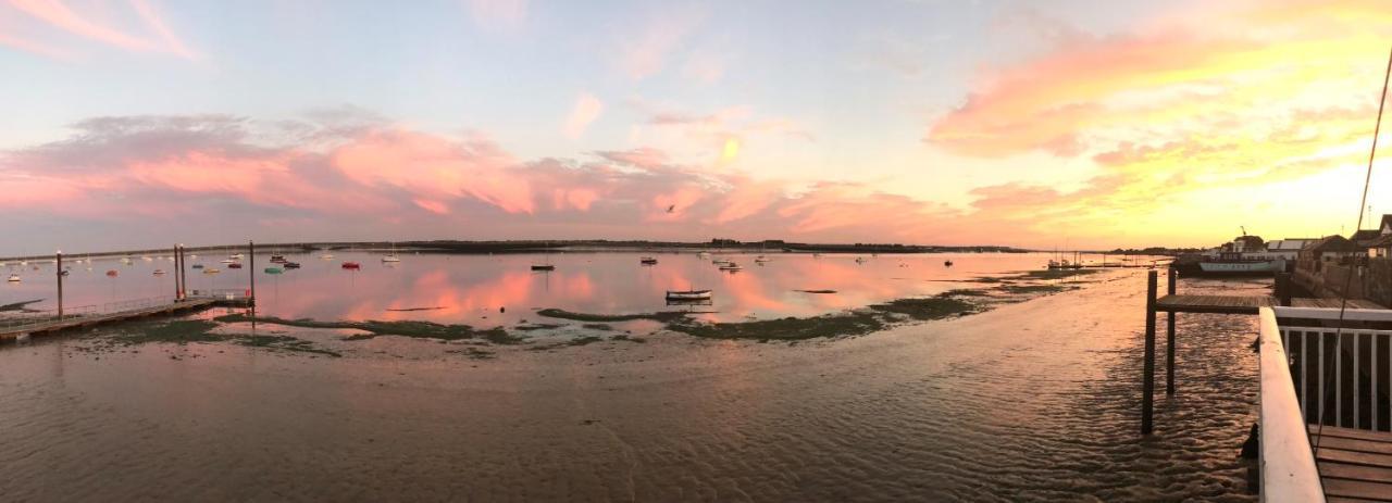Ye Olde White Harte Hotel Burnham-on-Crouch Ngoại thất bức ảnh